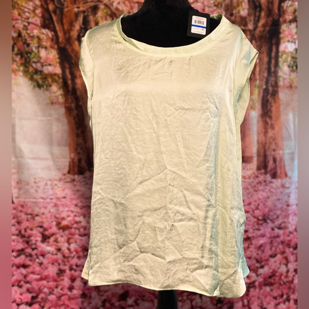 Sherbet green top